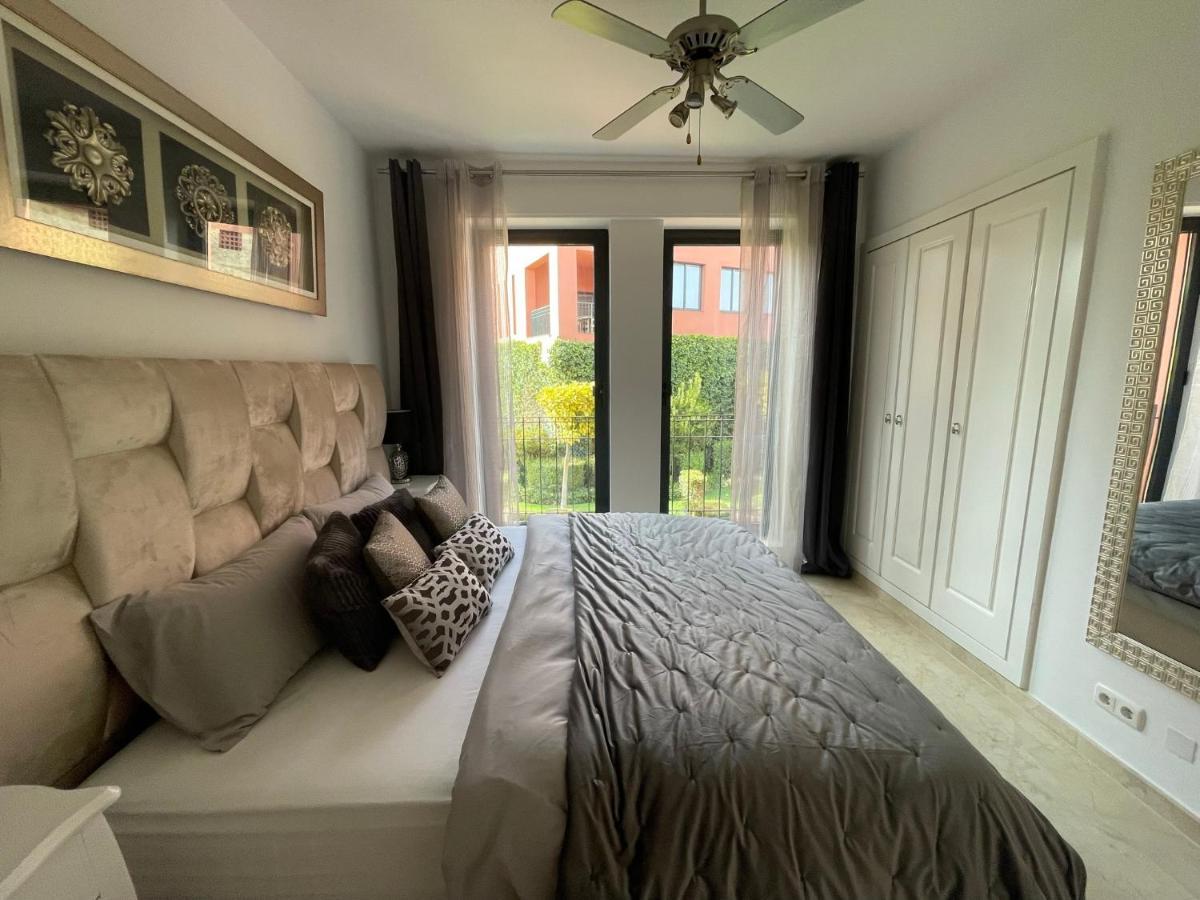 Calahonda Luxury Apartment With A Stunning Sea View Mijas Zewnętrze zdjęcie