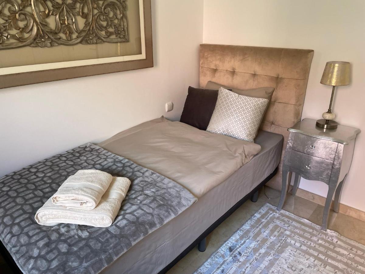 Calahonda Luxury Apartment With A Stunning Sea View Mijas Zewnętrze zdjęcie