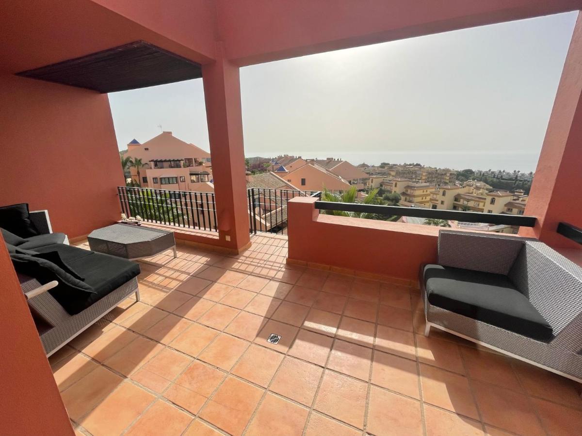 Calahonda Luxury Apartment With A Stunning Sea View Mijas Zewnętrze zdjęcie